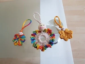 3 Sorgenwürmchen Blüte Gehäkelt Schlüsselanhänger Handmade Häkelblume - Bild 1 von 4