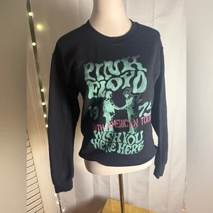 Rosa und schwarzer Pullover mit Rundhalsausschnitt und auffälligem Design 1975 Tour Unisex Small - Bild 1 von 6