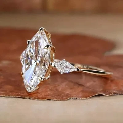 Anello di fidanzamento con diamanti creati in laboratorio taglio marquise 2... - Immagine 1 di 4