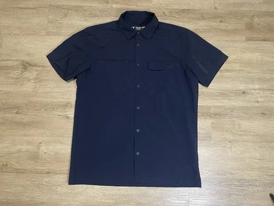 Рубашка мужская Helly Hansen размер M темно-синяя с коротким рукавом на пуговицах для выступлений на открытом воздухе - Изображение 1 из 4