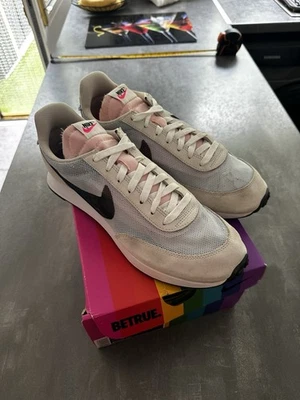 Nike Air Tailwind 79 Be True UK 9 blanc rose arc-en-ciel rétro gay LGBQT très bon état - Photo 1/4
