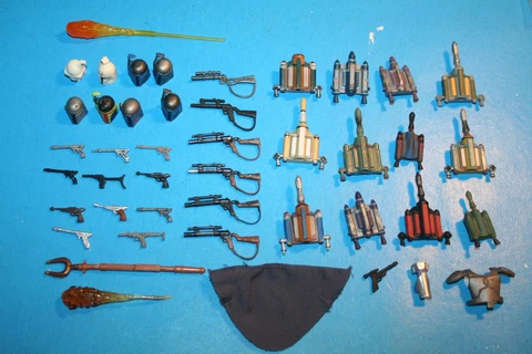 STAR WARS MODERN WEAPONS 2 PC 'BLASTERS" STAFF/ACC JANGO FETT BOBA FETT FIGURE Cover