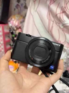 Sony Cyber-shot DSC-RX100 20MP 3.6x Optical Zoom Compact Camera - 90%New - Picture 1 of 5