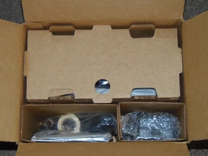 NUOVA stampante termica per etichette Zebra TLP 2824 2824-11100-0001 - Foto 1 di 4