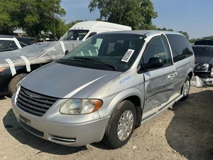 AC Condenser Fits 05-07 CARAVAN 843594 - Picture 1 of 13