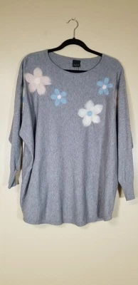 Suéter Aaeda Para Mujer XL Gris Fieltro Floral Boho MCM Ligero Hippie  Foto 1 de 3