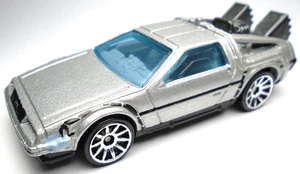 2010 HOT WHEELS BACK TO THE FUTURE TIME MACHINE DELOREAN DMC SILVER 2 7/8" CAR - Picture 1 of 6
