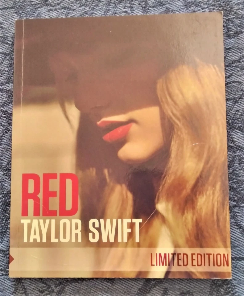 Taylor Swift - Red 2012 Korea Limited Edition 96p Book ZinePak Promo CD - Image 1 of 3