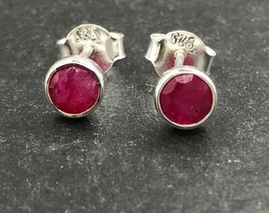 Ruby red quartz stud earrings solid Sterling Silver, round 4mm stone, 6mm total - Picture 1 of 10