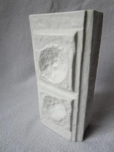 Jarrón en relieve de porcelana Rosenthal Studio línea bisquit firmado por Martin Freyer blanco - Imagen 1 de 7
