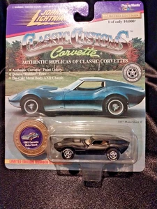 Johnny Lightning Classic Customs Corvette 1965 Corvette Mako Shark Black - Bild 1 von 3