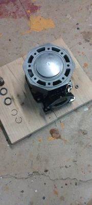 ARCTIC CAT WILDCAT 650 CONJUNTO DE CILINDROS con montaje de pistón Wiesco.20 más Foto 1 de 4