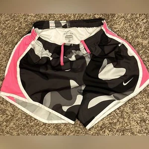 Nike Dri-Fit Neon Pink w/Black & Gray Camo Print Running Shorts Youth Large - Picture 1 of 4