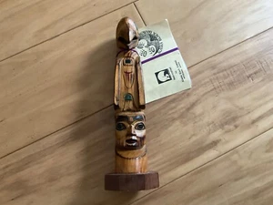 Alaskan Totem Pole Carved by Ray Moore Signed 8.5” Black Diamond Sun and Raven - Picture 1 of 11