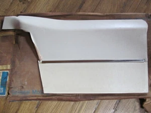 Oldsmobile 88 1965 convertible panel de moldura trasero nuevo GM - Imagen 1 de 4