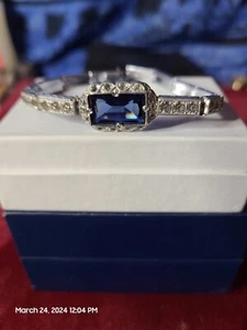 Vintage Estate Nov E Line Bracelet Signed Silver Tone Blue Center Rhinestones - Picture 1 of 11