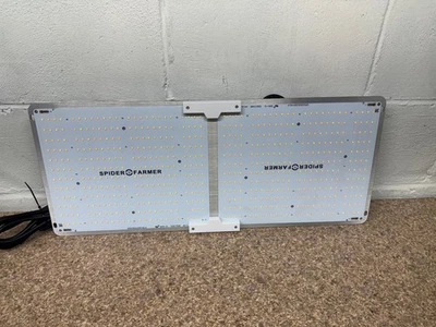 Luz LED de crecimiento de espectro completo Spider Farmer SF2000 para plantas de interior USADA Foto 1 de 4