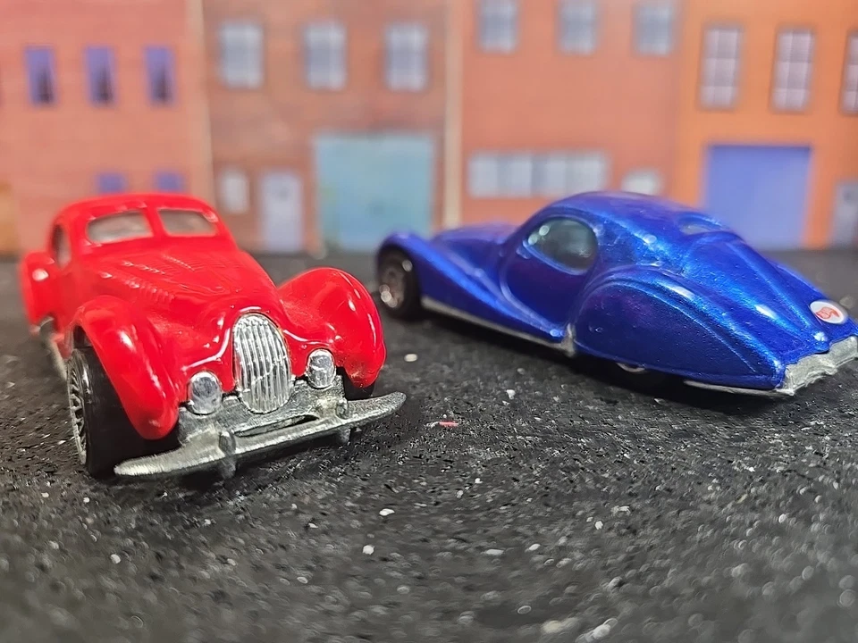 Hot Wheels vintage Talbot-Lago. two nice heavy metal base cars. - Image 1 of 4