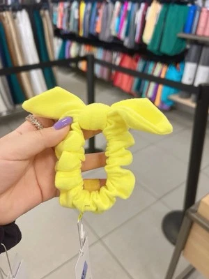 lululemon uplifting scrunchie FLEECE BOW ELLE - Image 1 of 3