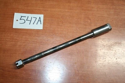 1975 Suzuki GT 185 Front Axle Shaft Bolt Spindle OEM 75 G Foto 1 de 4