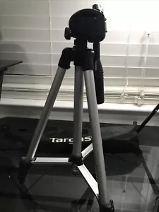 Targus TG-5060TR Camera / Camcorder Silver Tripod 50" Level - w/ Bag - Picture 1 of 4