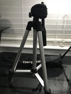 Targus TG-5060TR Camera / Camcorder Silver Tripod 50" Level - w/ Bag - Image 1 of 4