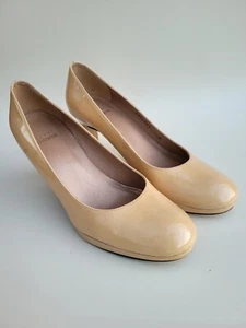 Stuart Weitzman Yellow Beige Patent Leather High Heel Pumps Business Size 8.5 M - Picture 1 of 10