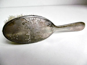 PETITE BROSSE A CHEVEUX ANCIENNE ARGENT GRAVÉ SCÈNE HOLLANDAIS ENFANTINE POUPÉE - Imagen 1 de 13