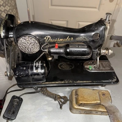 Máquina de coser modista. Polea reductora. Cuero de lona Foto 1 de 4