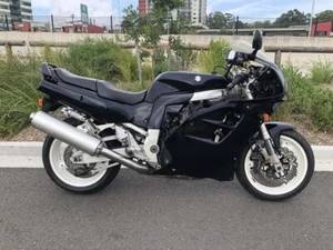 Suzuki GSXR 1100 1997 - Picture 1 of 24