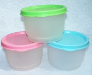 LOT OF 3 TUPPERWARE FRUIT SNACK CUPS  - Picture 1 of 2