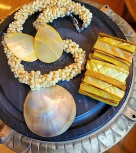 Vtg 90s Y2K Gold Yellow Abalone Shell Pendant Necklace Bracelet Earrings Set - Picture 1 of 7