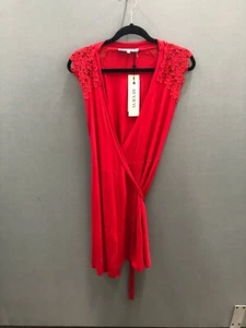 REVIEW Red Dress Low V-Neck - Picture 1 of 3
