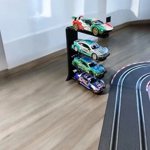 Soporte de vehículo de 4 soportes Car Stand - Slotcar Carrera GO / Digital 143 - Imagen 1 de 3