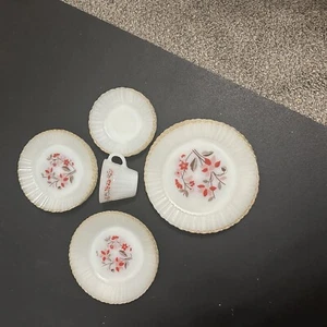 Vintage Termocrisa Mexico Red Floral Milk Glass Plates Bowls 16 Pieces - Picture 1 of 11