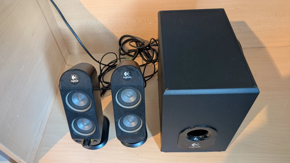 Logitech X-230 Computer Speaker System 2x Altoparlanti Laterali 1x Sub *Vedi Descrizione* - Immagine 1 di 4