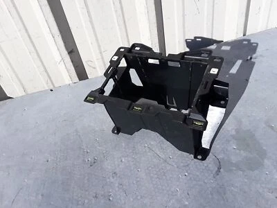 Freightliner Sprinter 2500 2019-2022 bisel central delantero montaje marco soporte OEM Foto 1 de 4