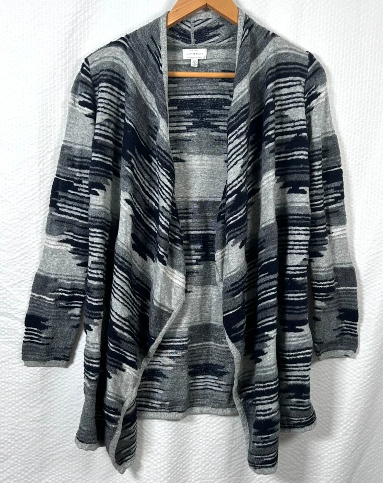 Cárdigan suéter drapeado Lucky Brand pequeño negro y gris envolvente azteca Foto 1 de 4