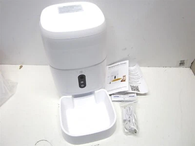 Tuya White Smart WiFi Pet Food Dispenser with Integrated IP Camera - Image 1 of 4
