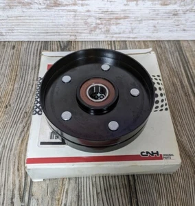GENUINE OEM CNH NEW HOLLAND TENSIONER PULLEY 81871906 - Picture 1 of 5