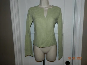 THE GREAT AMERICAN SWEATER CO. - GREEN - M-  v-NECK KNIT SWEATER Medium  - Picture 1 of 4