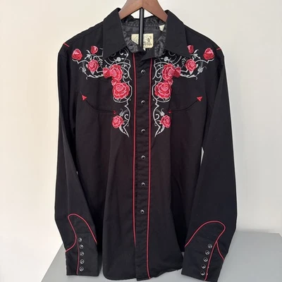 Roper Western Men's Pearl Snap Long Sleeve Embroidered Tribal Rose Design Size M - Image 1 of 4
