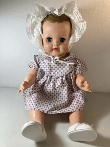 Bambola vintage 19" bevi e bagna, occhi addormentati - vestito viola TLC LEGGI - Foto 1 di 22