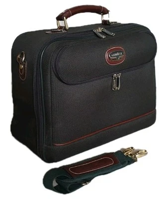 ANTLER Holdall Soulder Bag Vanity Mid Size Green and Tan - Never Used Was £75 - Image 1 of 4