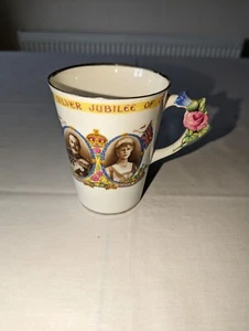 King George V and Queen Mary Silver Jubilee May 1935 Tall Mug - Paragon - Picture 1 of 4