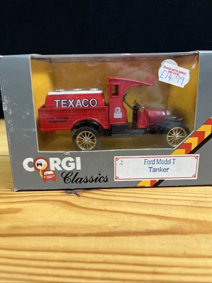 Corgi Classics C864/3 Ford Model T Tanker Red Texaco - Image 1 of 4