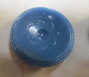 Vintage 1/2 card of 12 ~ 3/4" Blue Flower center Glass Buttons~ NOS - Picture 1 of 2