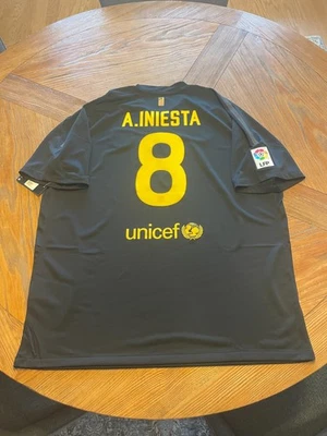 Camiseta 2011/12 FC Barcelona Away – Andres Iniesta #8 – XXL – Autêntica – NOVA - Imagem 1 de 4