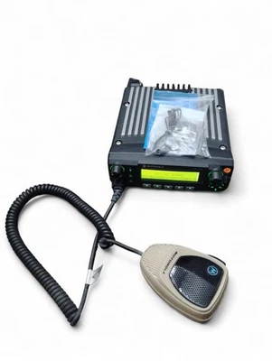 Motorola XTL2500 700/800MHz P25 Digital Trunking Radio M21URM9PW1AN w/ Mic/Clip - Image 1 of 3