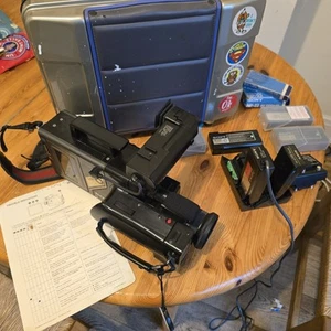 SONY CCD-V7AF-E Video 8 CAMERA RECORDER + Accessories in Case. Working. - Picture 1 of 23